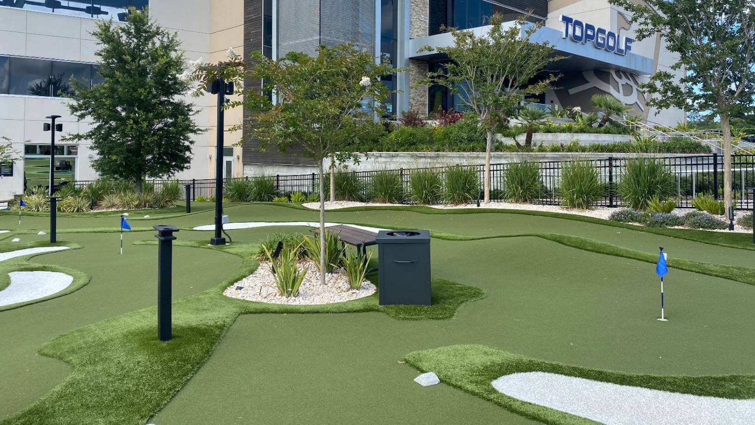 Commercial artificial grass putting green