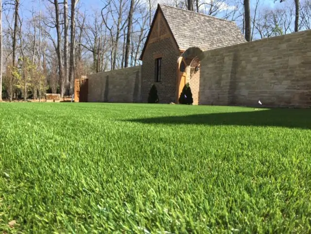 Artificial grass church courtyard from SYNLawn