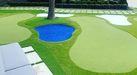 Residential golf green installed by SYNLawn